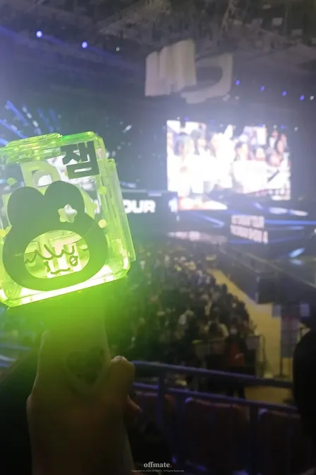 1층 12구역 13열 1번 포스터 이미지